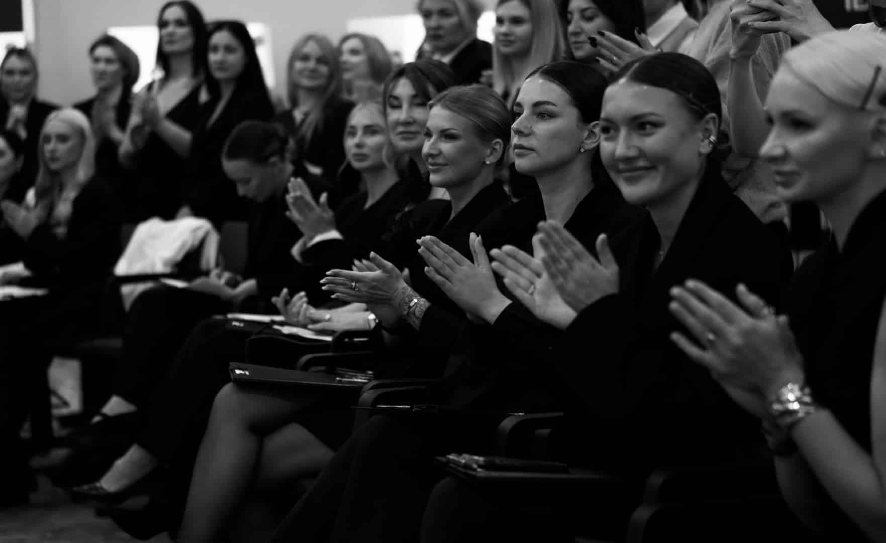 Професійний портрет Мар'яни Вайс, засновниці Level Up Championship