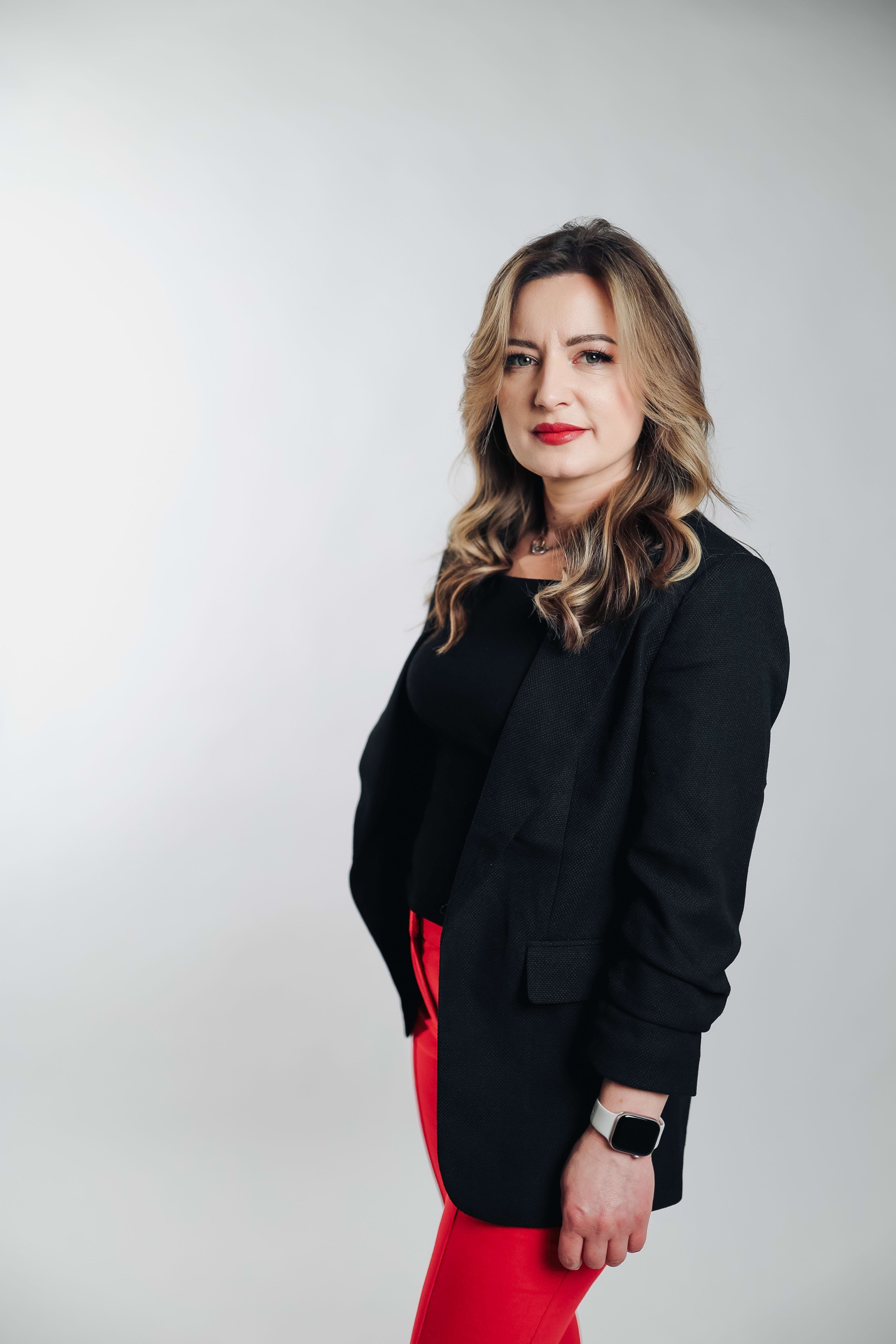 Надія Корнута - суддя в другому складі в номінаціях фарбування, в категорії майстер | Чехія